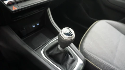 Renault Captur techno Eco-G 100cv (74 kW)