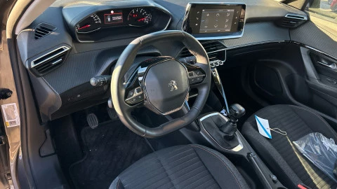 Peugeot 2008 Active Pack Puretech 100 S&S BVM6