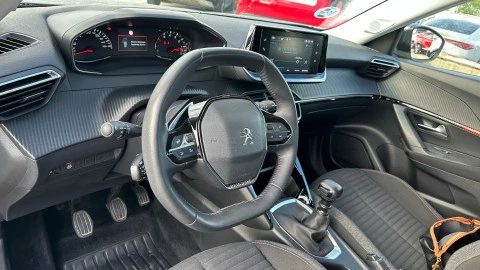 Peugeot 2008 Active Pack Puretech 100 S&S BVM6