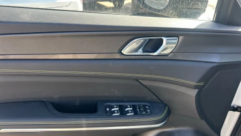 Lynk & Co 01 1.5 PHEV More