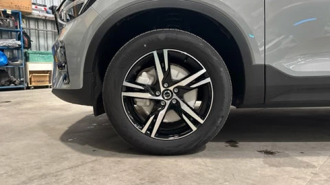 Volvo XC40 B3 G Plus Dark Auto 120 kW (163 CV)