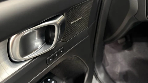 Volvo XC40 B3 G Plus Dark Auto 120 kW (163 CV)