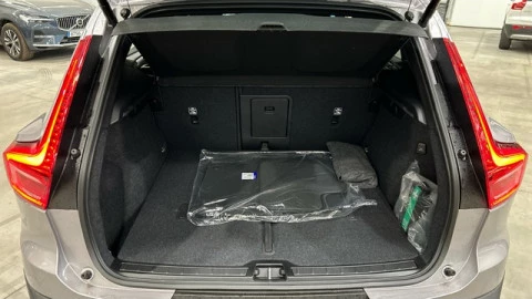 Volvo XC40 B3 G Plus Dark Auto 120 kW (163 CV)