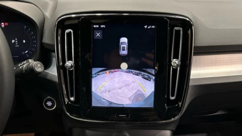 Volvo XC40 B3 G Plus Dark Auto 120 kW (163 CV)