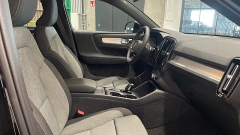 Volvo XC40 B3 G Core Dark Auto 120 kW (163 CV)