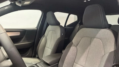 Volvo XC40 B3 G Core Dark Auto 120 kW (163 CV)