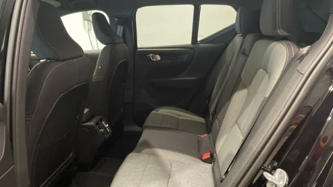 Volvo XC40 B3 G Core Dark Auto 120 kW (163 CV)