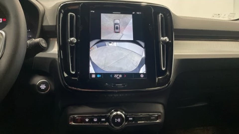 Volvo XC40 B3 G Core Dark Auto 120 kW (163 CV)