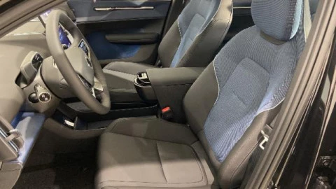 Volvo EX30 Single Motor Extended Range Core Auto