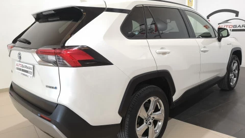 Toyota Rav4 2.5l 220H Advance