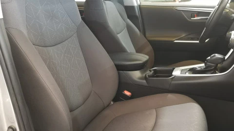 Toyota Rav4 2.5l 220H Advance