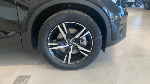 Volvo XC40 2.0 B3 G Plus Dark Auto