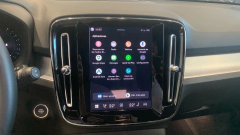 Volvo XC40 2.0 B3 G Plus Dark Auto