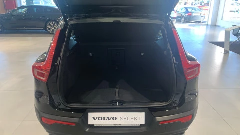Volvo XC40 2.0 B3 G Plus Dark Auto