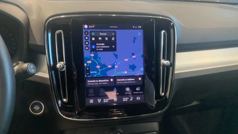 Volvo XC40 2.0 B3 G Plus Dark Auto