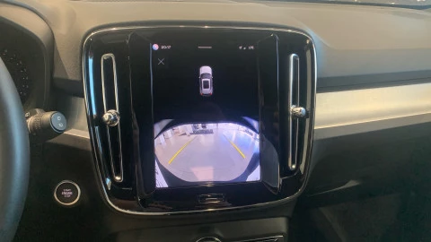 Volvo XC40 2.0 B3 G Plus Dark Auto