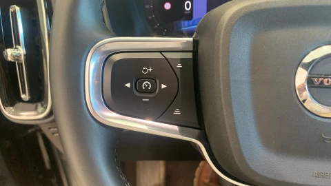 Volvo XC40 2.0 B3 G Plus Dark Auto