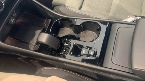 Volvo XC40 2.0 B3 G Plus Dark Auto