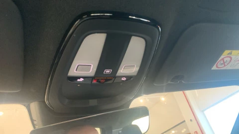 Volvo XC40 2.0 B3 G Plus Dark Auto