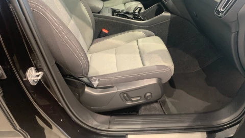 Volvo XC40 2.0 B3 G Plus Dark Auto