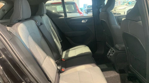 Volvo XC40 2.0 B3 G Plus Dark Auto