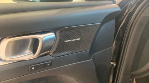Volvo XC40 2.0 B3 G Plus Dark Auto