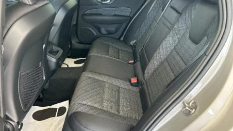 Volvo V60 2.0 B4 (D) Core Auto