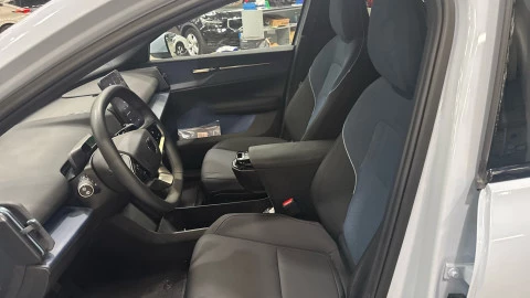 Volvo EX30 Single Motor Extended Range Core Auto 200 kW (272 CV)