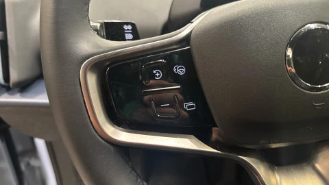 Volvo EX30 Single Motor Extended Range Core Auto 200 kW (272 CV)