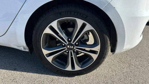 Kia Cee'd 1.6 CRDi VGT 100kW (136CV) x-Tech17