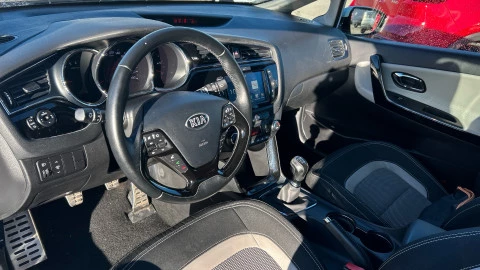 Kia Cee'd 1.6 CRDi VGT 100kW (136CV) x-Tech17