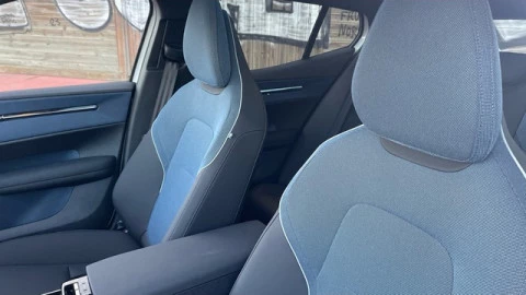 Volvo EX30 Single Motor Extended Range Ultra Auto 200 kW (272 CV)