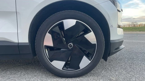 Volvo EX30 Single Motor Extended Range Ultra Auto 200 kW (272 CV)