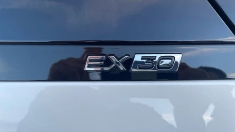 Volvo EX30 Single Motor Extended Range Ultra Auto 200 kW (272 CV)