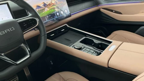 EBRO S900 PHEV 1.5 TGDI 3DHT 4X4 Luxury