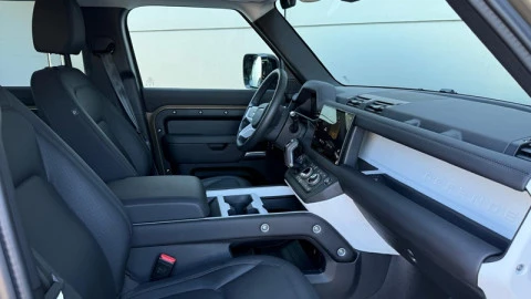 Land Rover Defender 3.0D I6 250 S 110 Auto 4WD MHEV