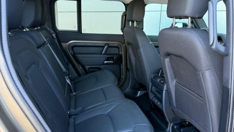 Land Rover Defender 3.0D I6 250 S 110 Auto 4WD MHEV