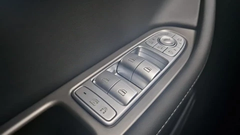 EBRO S700 1.6 TGDI Luxury 7 DCT