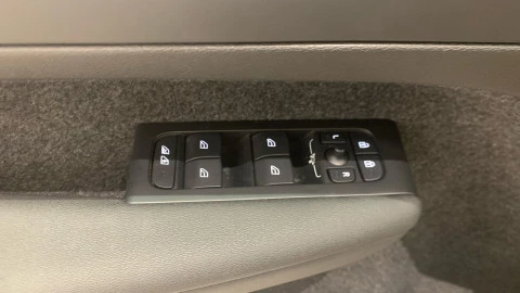 Volvo XC40 2.0 B3 G Core Auto