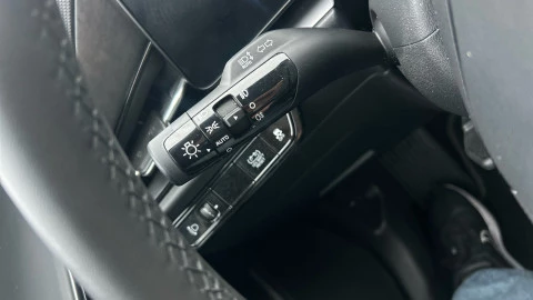 Kia Niro 1.6 GDi HEV 95kW (129CV) Drive