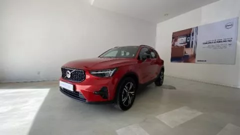 Volvo XC40 2.0 B3 G Plus Dark Auto Volvo XC40 2.0 B3 G Plus Dark Auto