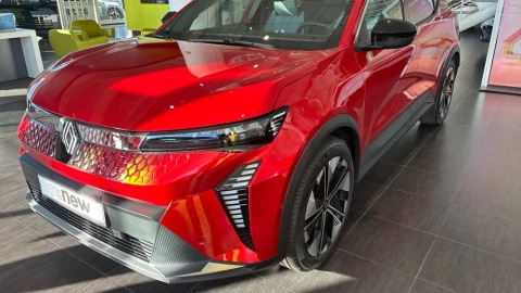 Renault Scenic 220 Long Range Techno