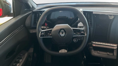 Renault Scenic 220 Long Range Techno