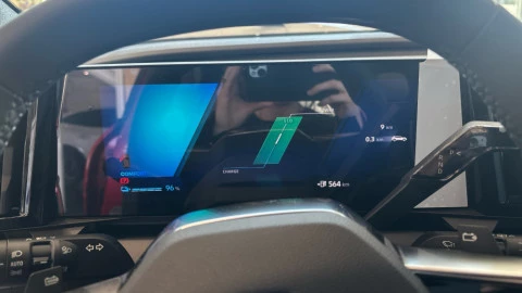 Renault Scenic 220 Long Range Techno