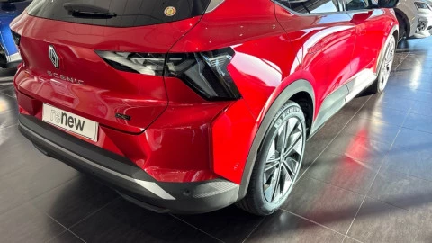 Renault Scenic 220 Long Range Techno