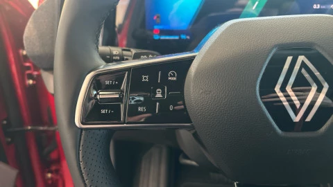 Renault Scenic 220 Long Range Techno