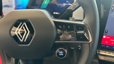 Renault Scenic 220 Long Range Techno