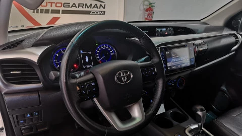 Toyota Hilux  2.4 D4D Cabina Doble VX AT