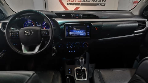 Toyota Hilux  2.4 D4D Cabina Doble VX AT