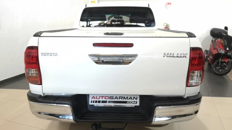 Toyota Hilux  2.4 D4D Cabina Doble VX AT